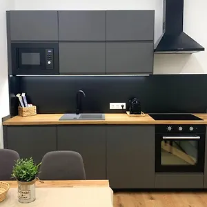 Sipsix - Modern 2 Bedroom Newly Renovated Flat With Ac In Centre דירה