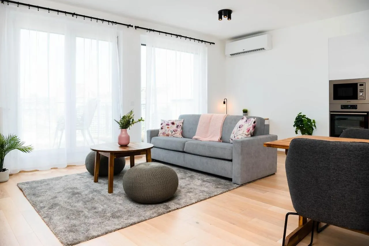 Elisabeth Downtown Apartments By Urbanrent Budapest Hungary