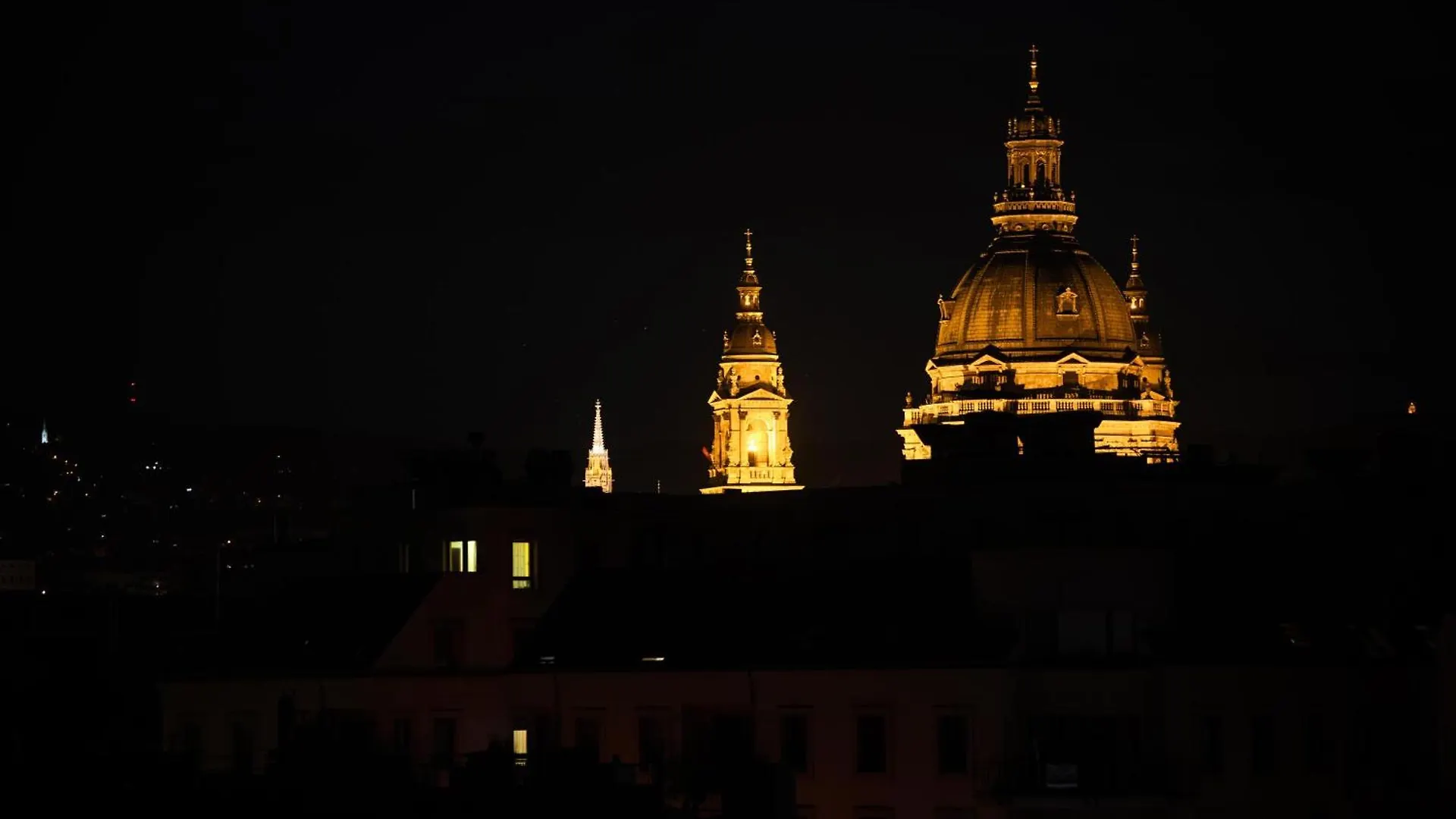 Elisabeth Downtown Apartments By Urbanrent Budapest Hungary